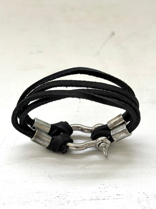 SHACKLE BRACELET